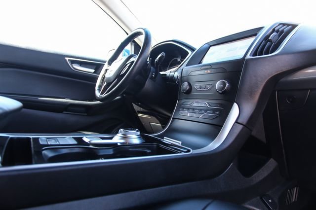 Used 2020 Ford Edge SEL w/ Convenience Package image 39