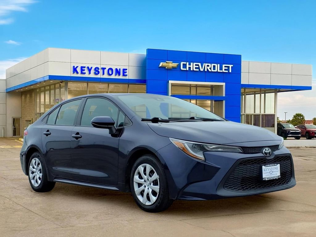 Used 2021 Toyota Corolla LE FWD image 1