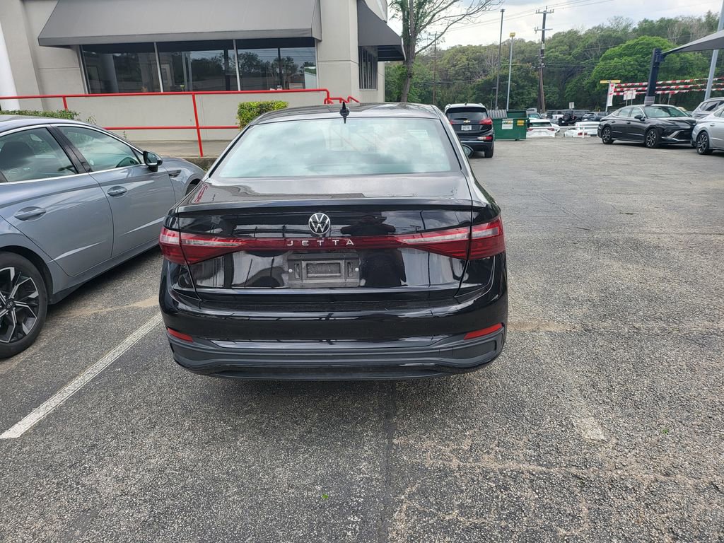 Used 2025 Volkswagen Jetta Sport image 13