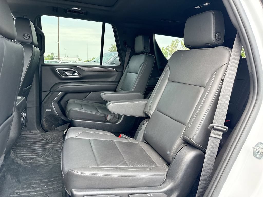 Used 2022 Chevrolet Tahoe Z71 w/ Luxury Package AWD/4WD image 12
