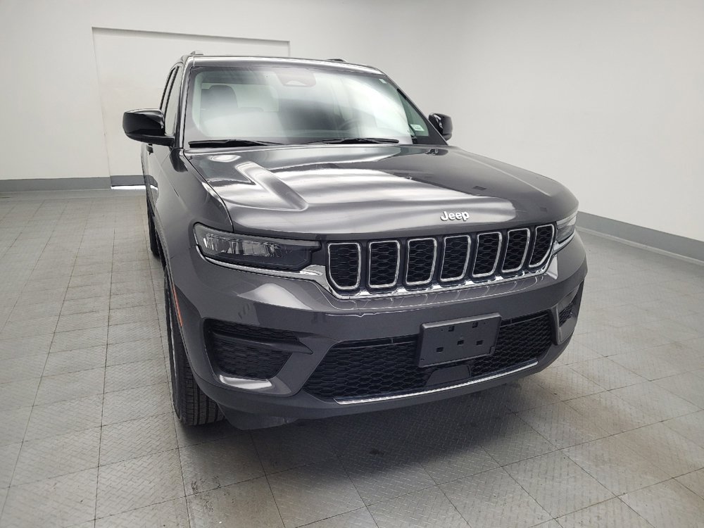 Used 2023 Jeep Grand Cherokee Laredo image 14