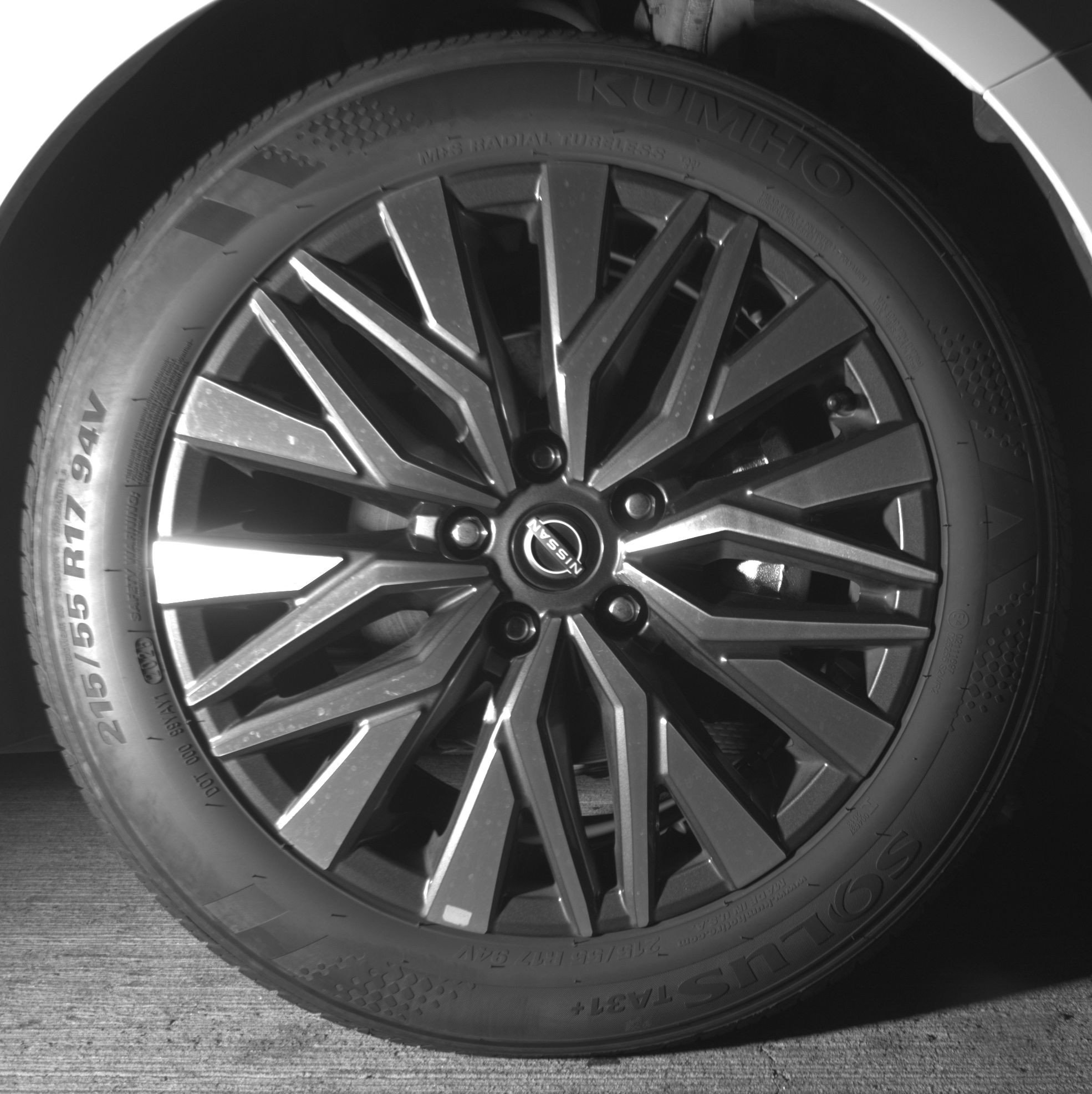 Used 2025 Nissan Altima 2.5 SV FWD image 13