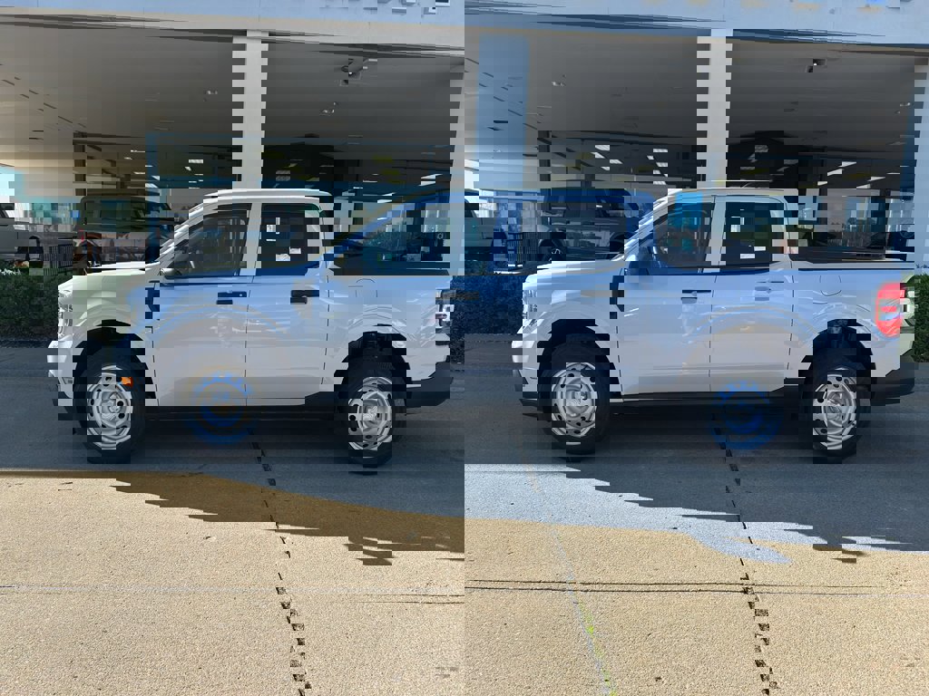 New 2026 Ford Maverick XL AWD/4WD image 4