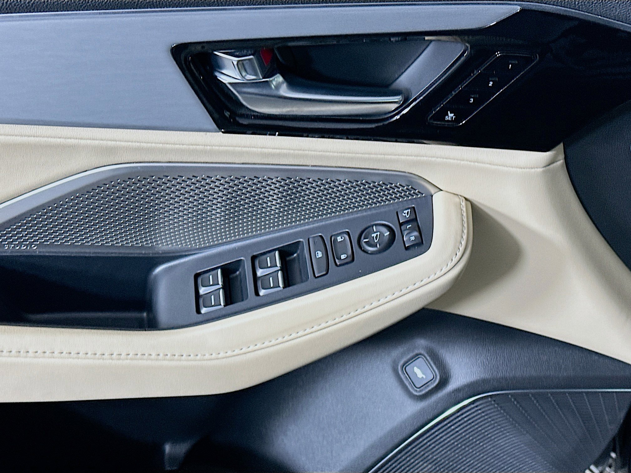 Used 2024 Acura MDX FWD w/ Technology Package image 15
