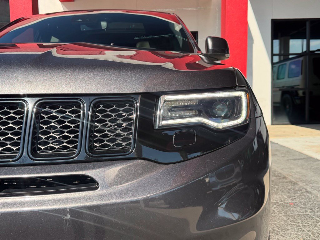 Used 2020 Jeep Grand Cherokee SRT AWD/4WD image 7