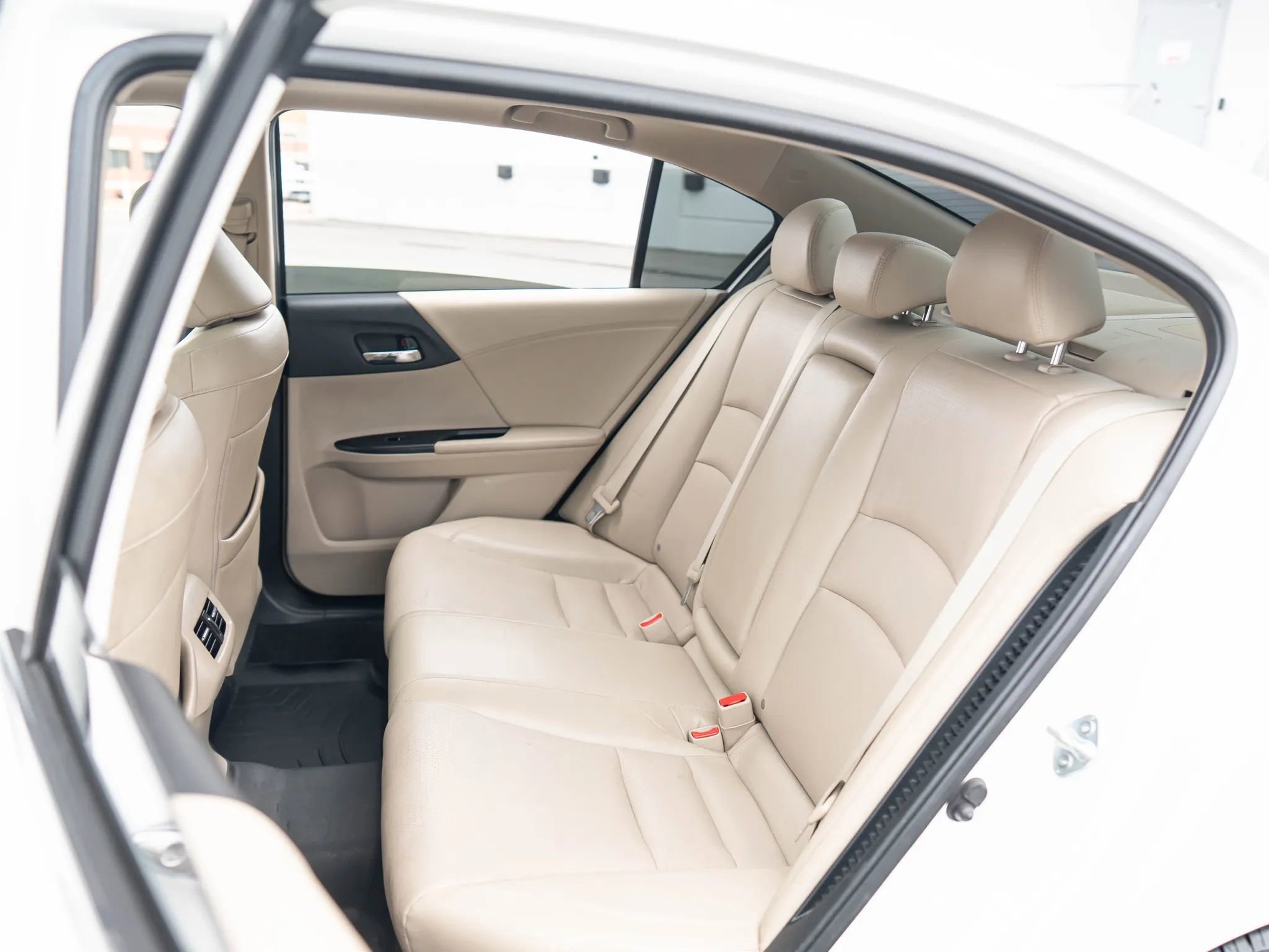 Used 2017 Honda Accord EX-L image 25