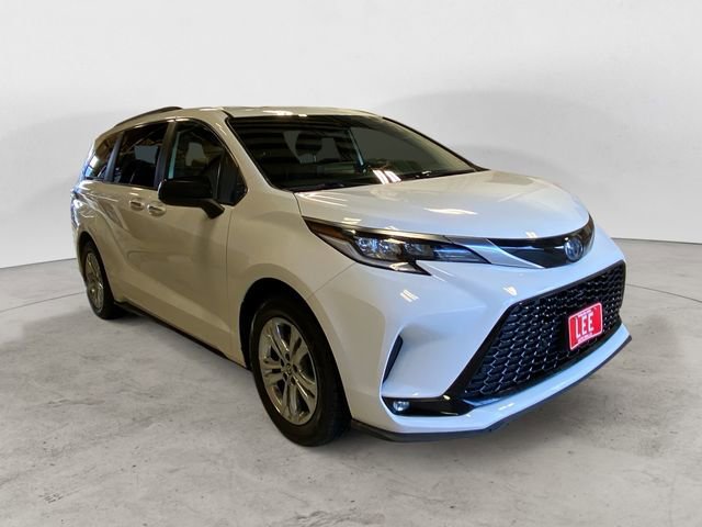 Used 2022 Toyota Sienna XSE w/ XSE Plus Package image 7