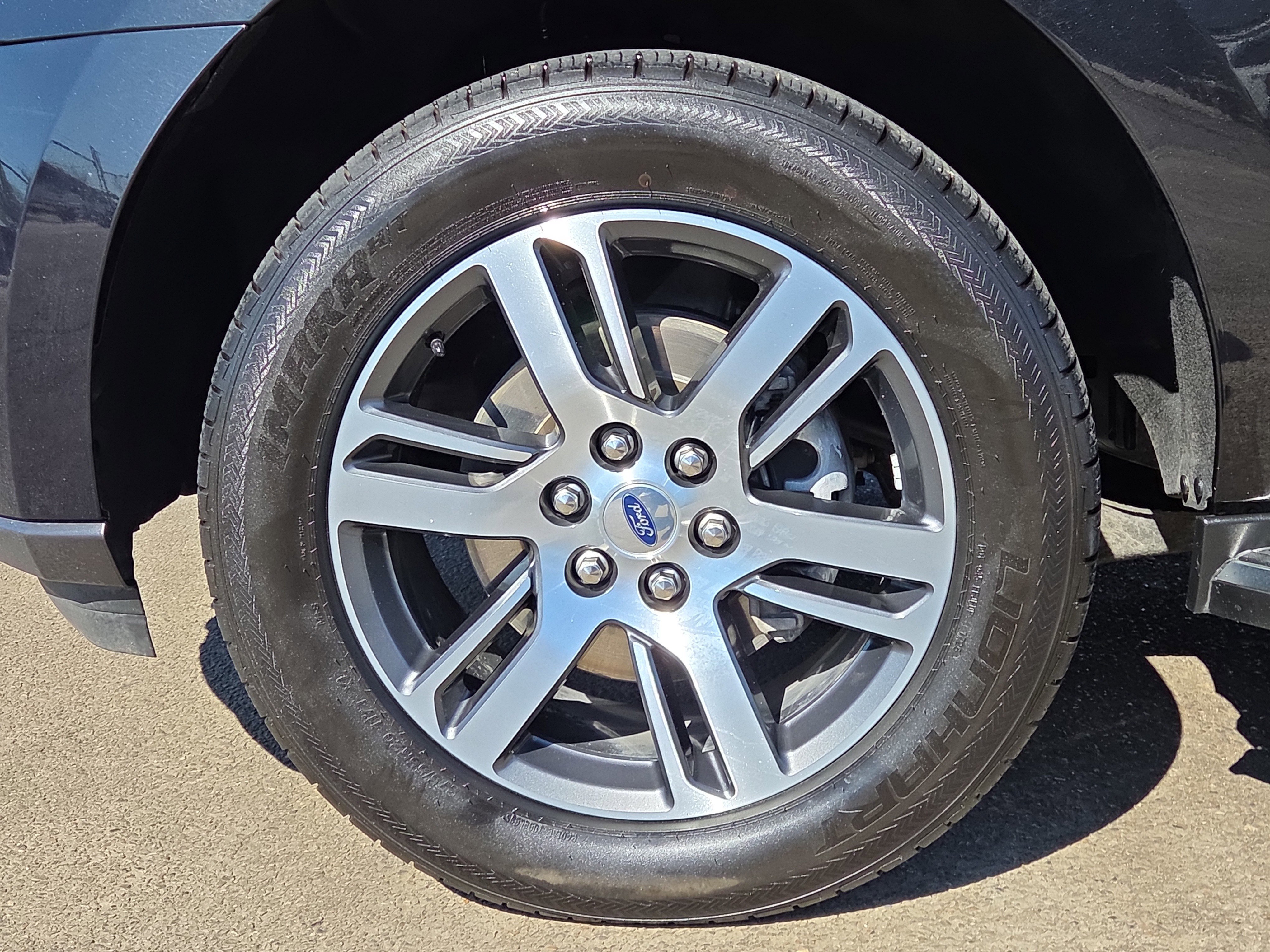 Used 2023 Ford Expedition Limited image 9