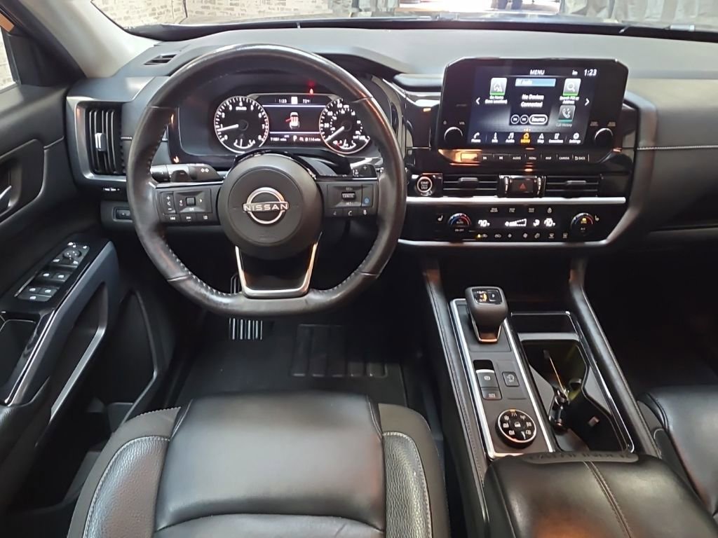 Used 2023 Nissan Pathfinder SL AWD/4WD image 14