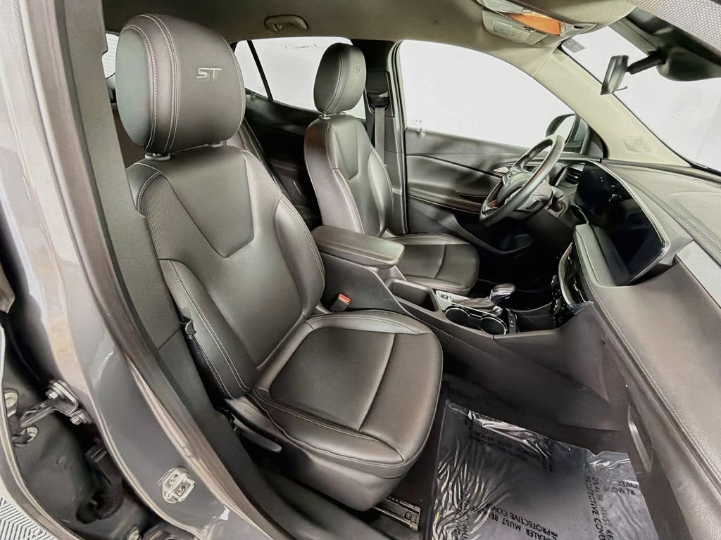 Used 2024 Buick Encore GX Sport Touring FWD image 25