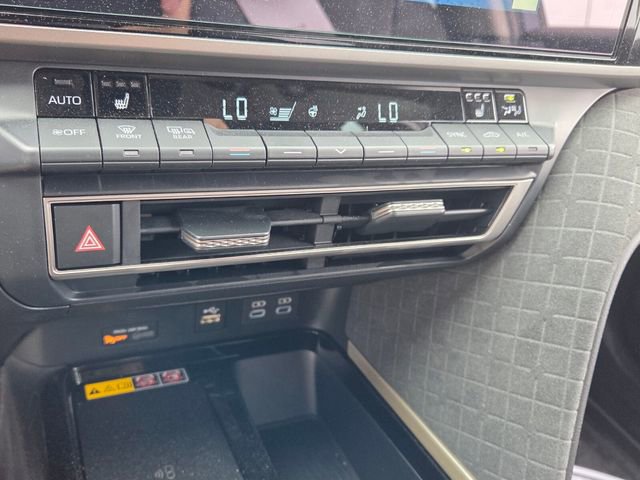 Used 2026 Toyota Camry XLE FWD image 23