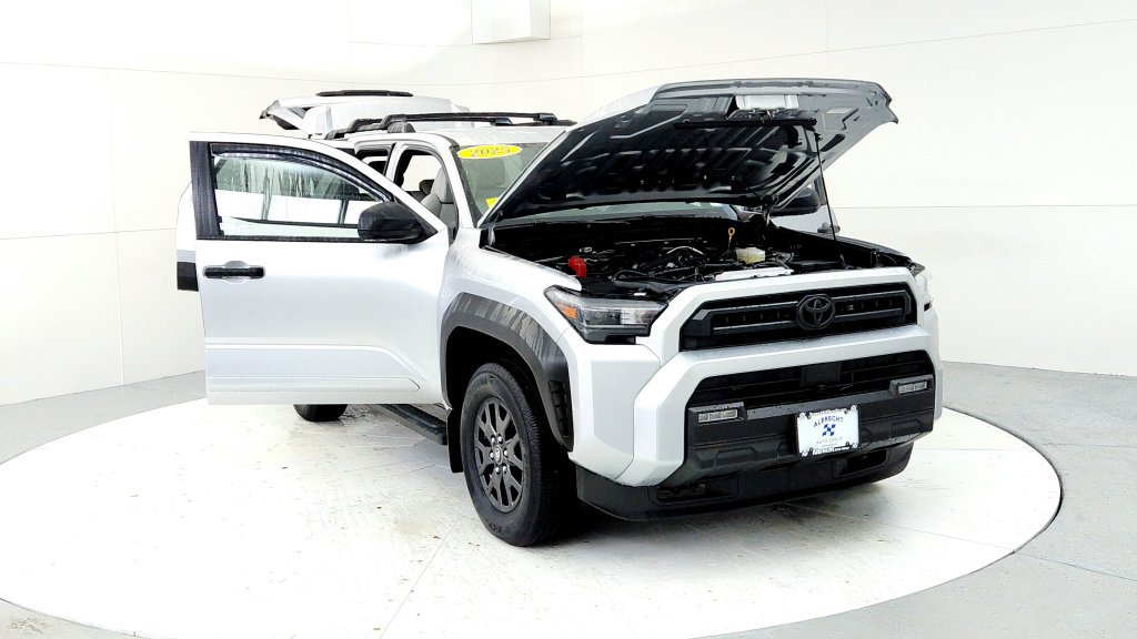Certified 2025 Toyota 4Runner SR5 AWD/4WD image 9