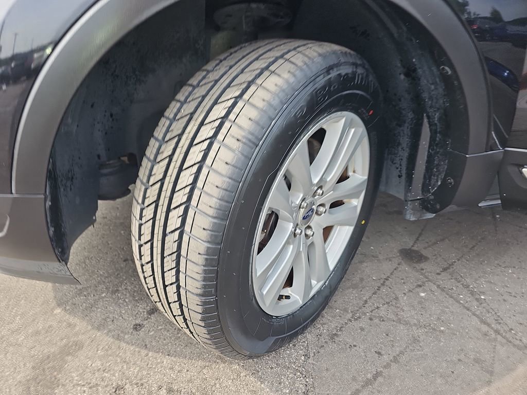 Used 2019 Ford Explorer XLT w/ Equipment Group 202A AWD/4WD image 36