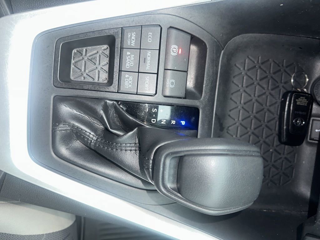 Used 2020 Toyota RAV4 XLE w/ All Weather Liner Package image 16