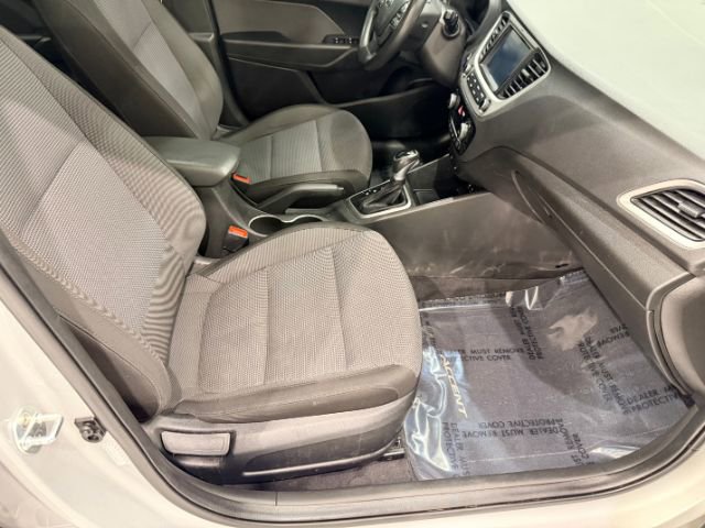 Used 2021 Hyundai Accent Limited image 41