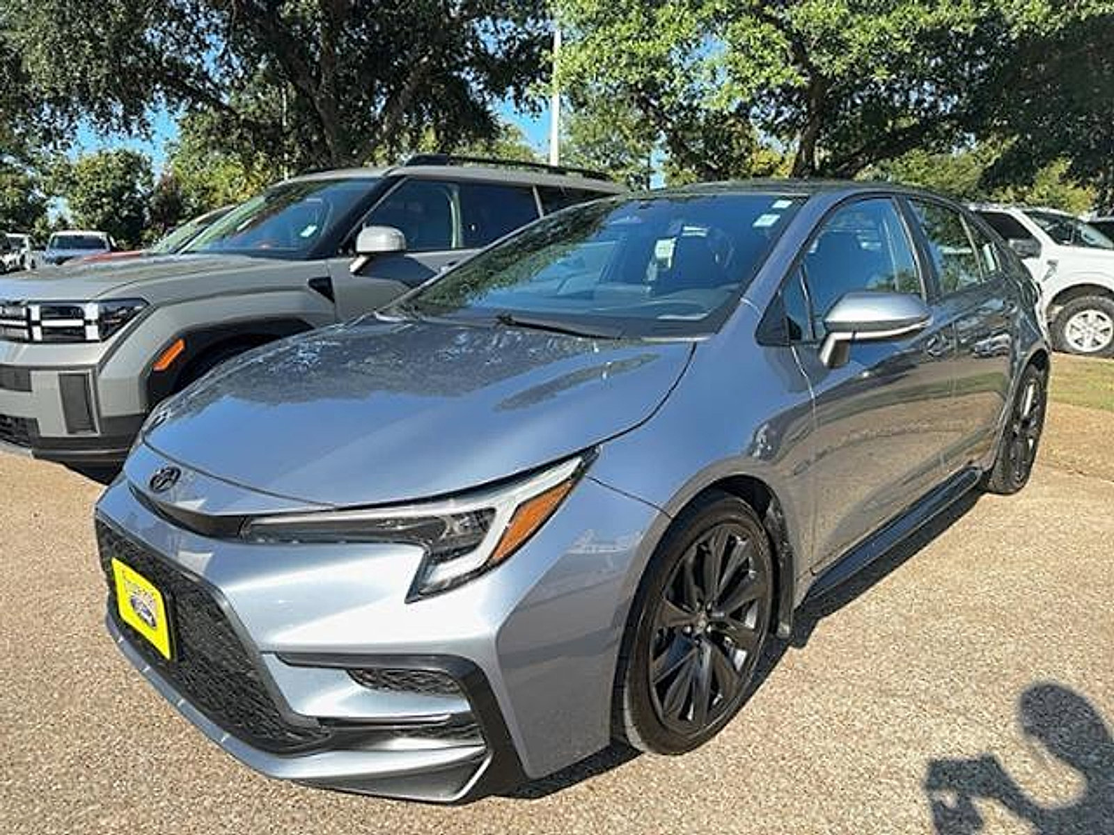 Used 2023 Toyota Corolla SE FWD image 5