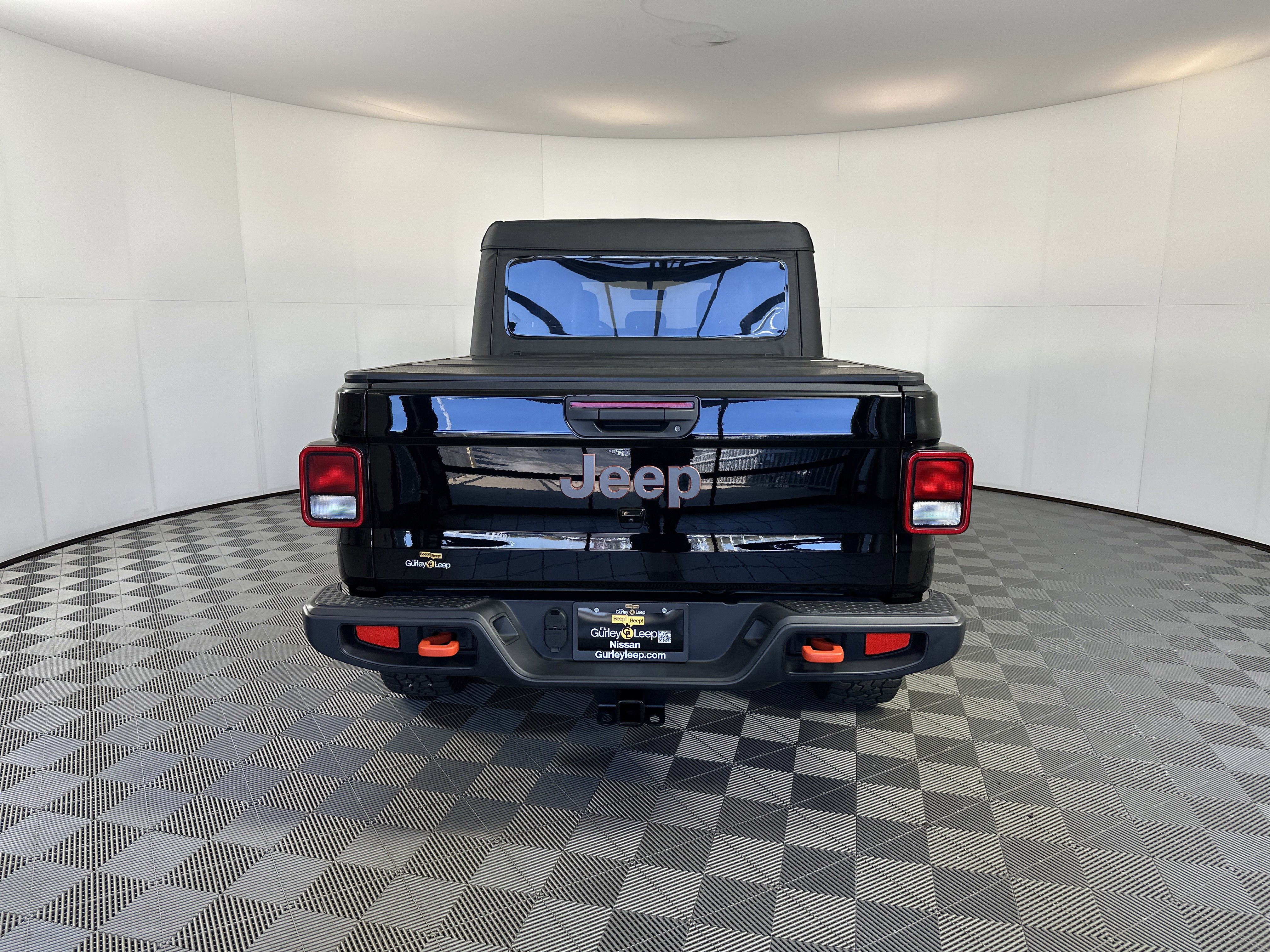 Used 2023 Jeep Gladiator Mojave w/ Cold Weather Group image 9