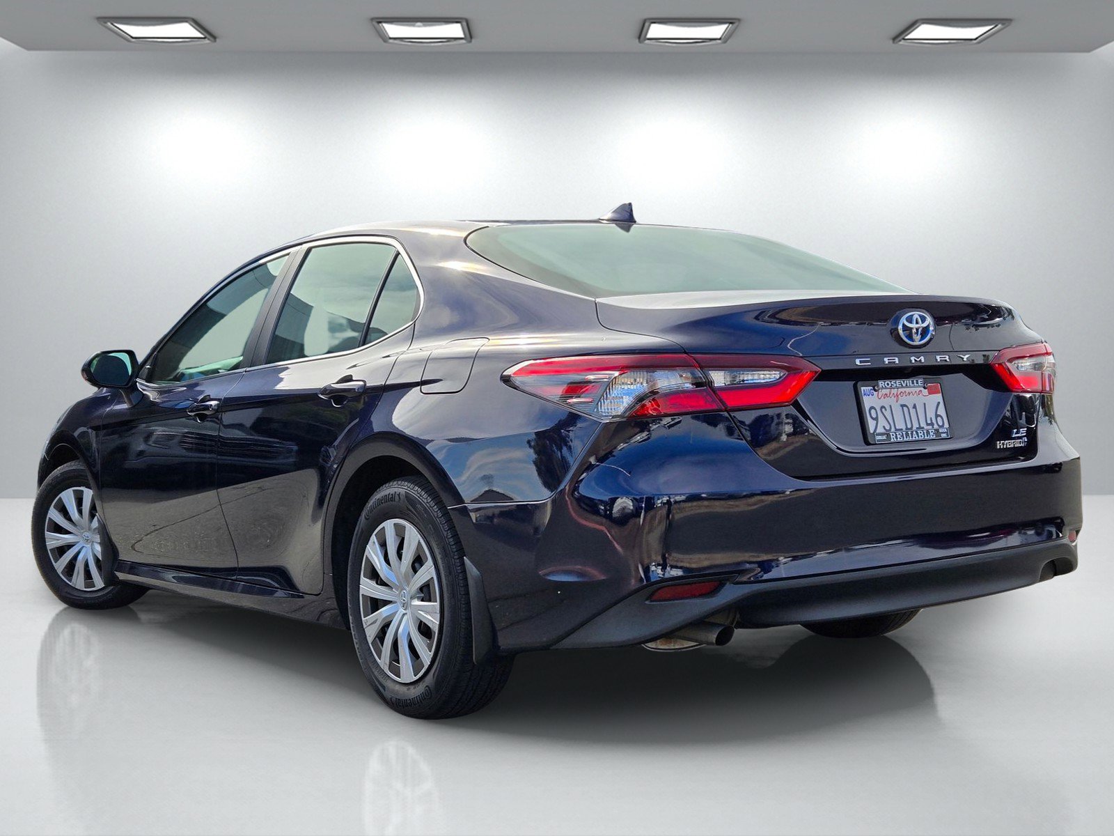 Used 2022 Toyota Camry LE FWD image 6