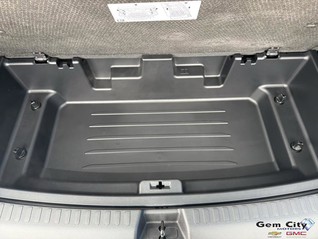 New 2026 Chevrolet Traverse RS w/ LPO, Floor Liner Package image 9