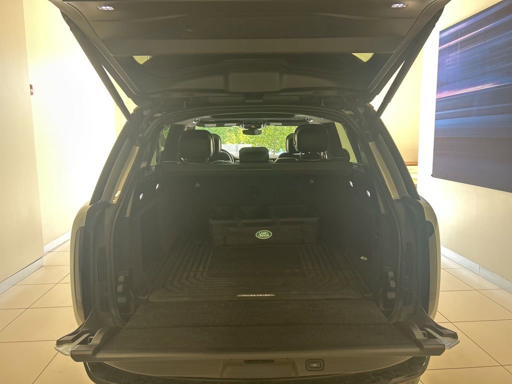 Used 2023 Land Rover Range Rover SE image 14