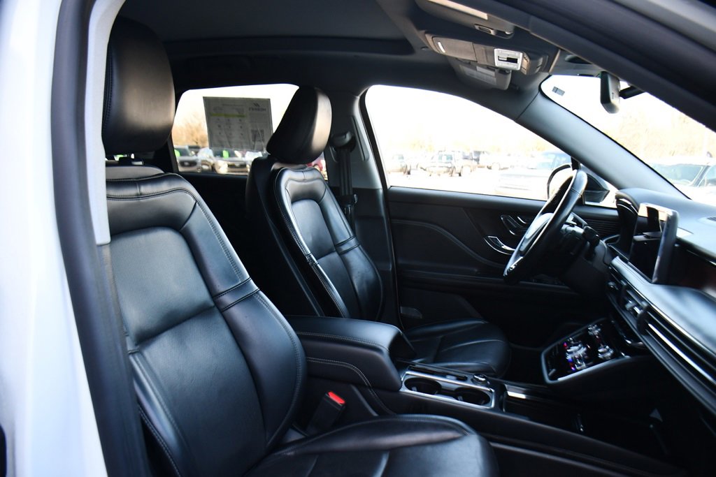 Used 2022 Lincoln Corsair Reserve w/ Elements Package image 16