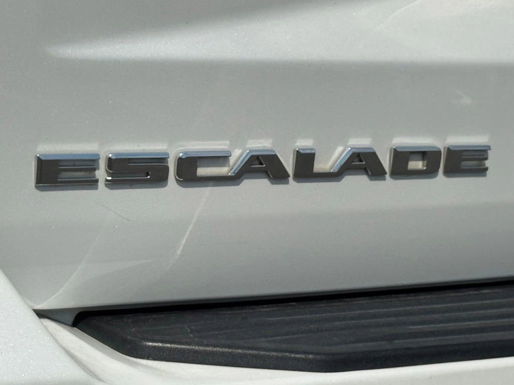Used 2021 Cadillac Escalade Premium Luxury AWD/4WD image 10