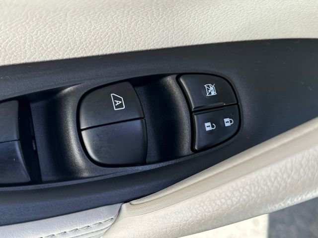 Used 2022 Nissan Rogue Sport SL w/ Premium Package AWD/4WD image 29