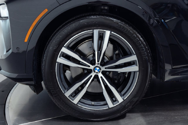 Certified 2024 BMW X7 M60i AWD/4WD image 25