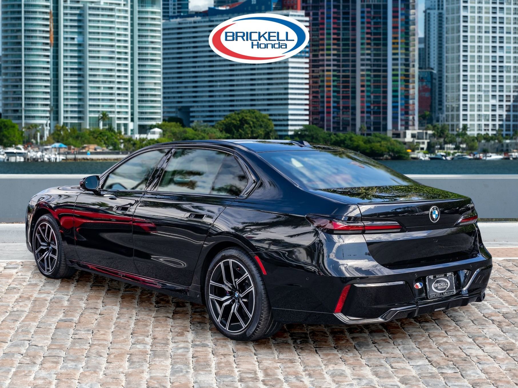 Used 2023 BMW 740i w/ Executive Package image 7