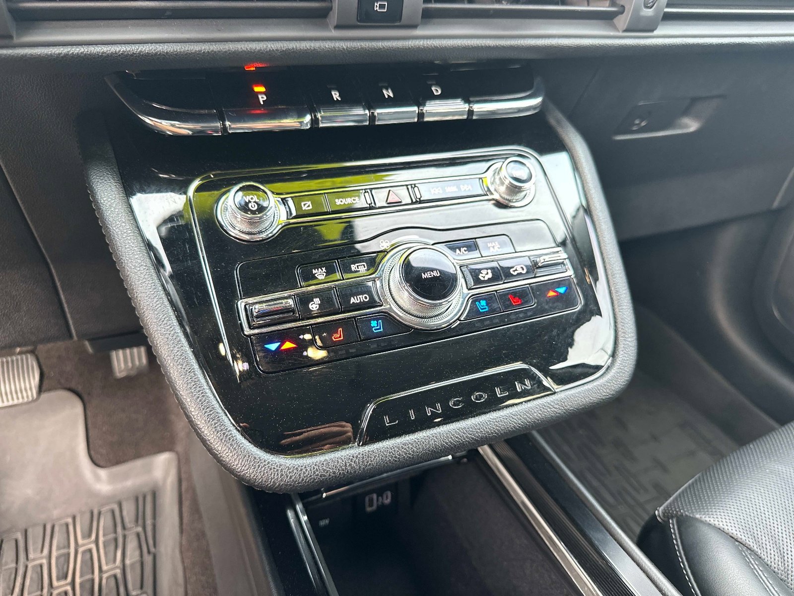 Used 2022 Lincoln Corsair Reserve w/ Equipment Group 201A image 22