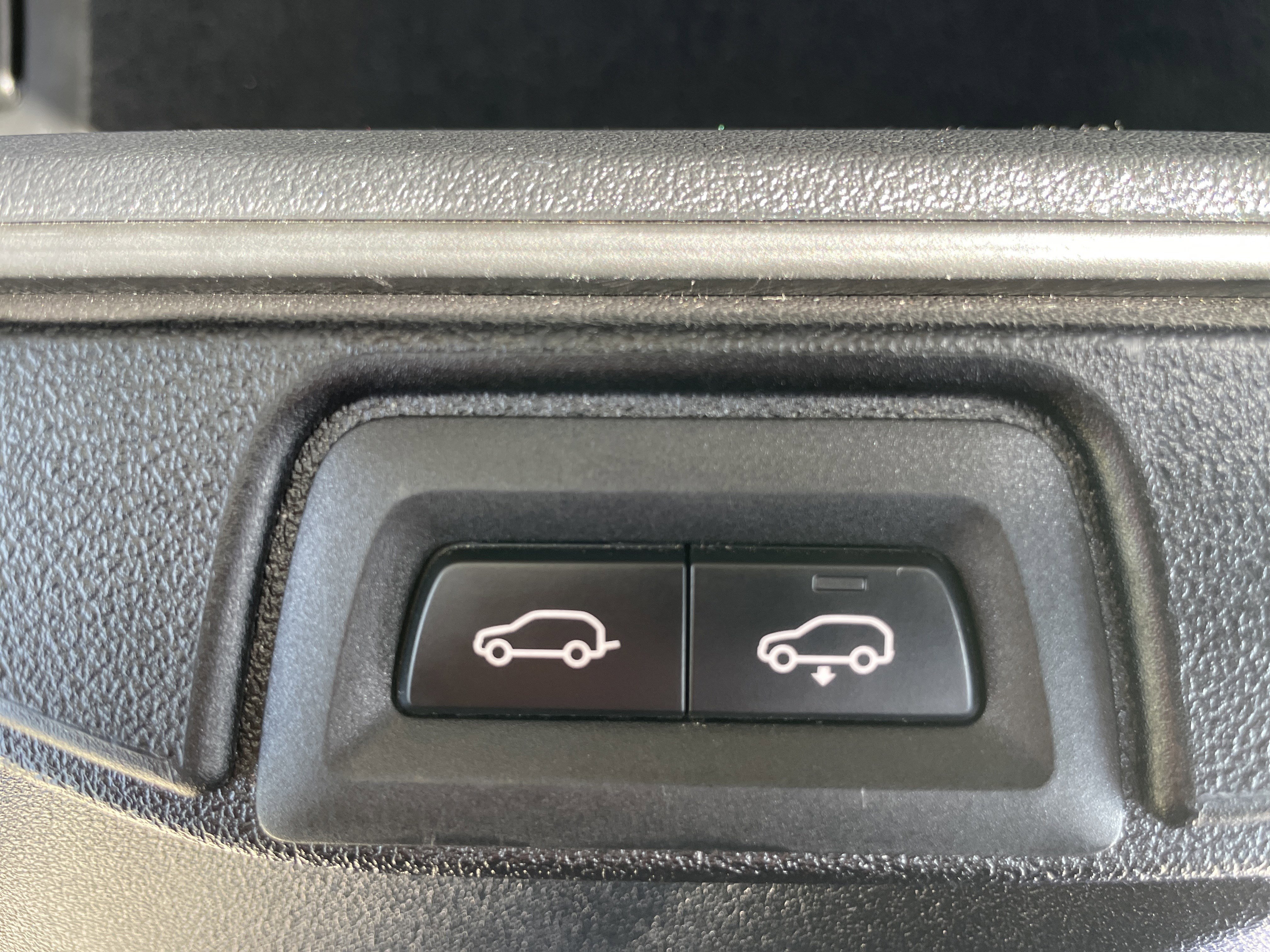 Used 2023 BMW X7 xDrive40i w/ Parking Assistance Package image 31