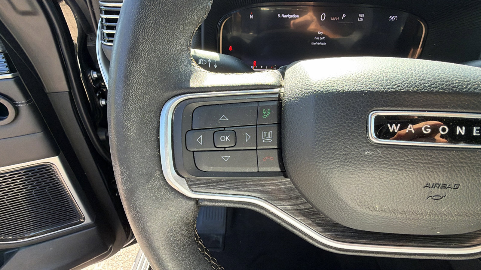 Used 2024 Jeep Wagoneer Series III w/ Premium Group I AWD/4WD image 31