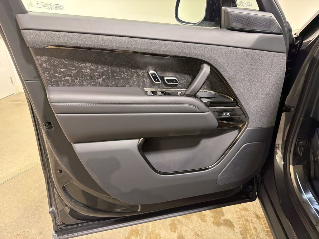 New 2026 Land Rover Range Rover Sport Dynamic SE image 9