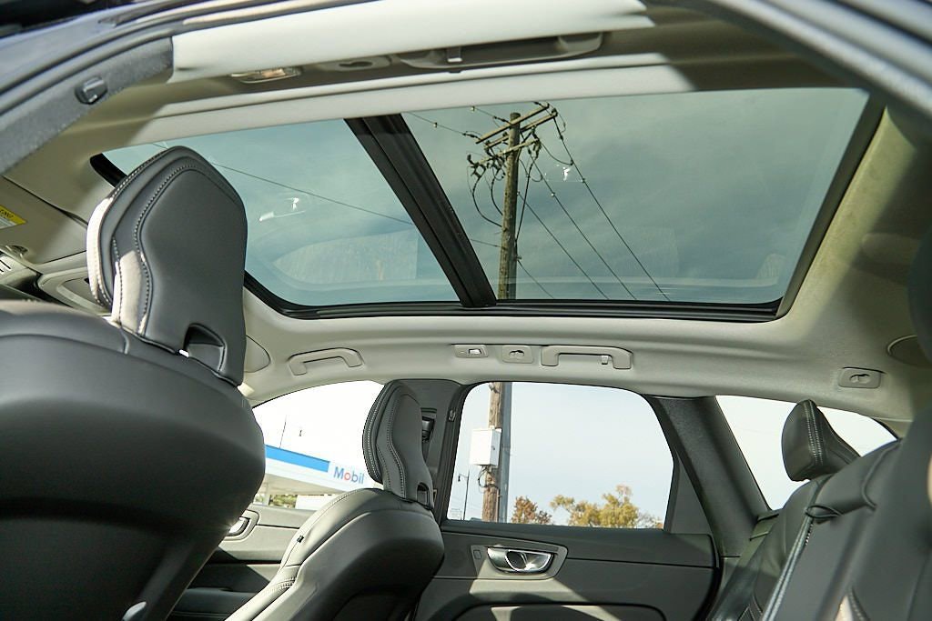 New 2026 Volvo XC60 B5 Ultra w/ Protection Package Premier image 19