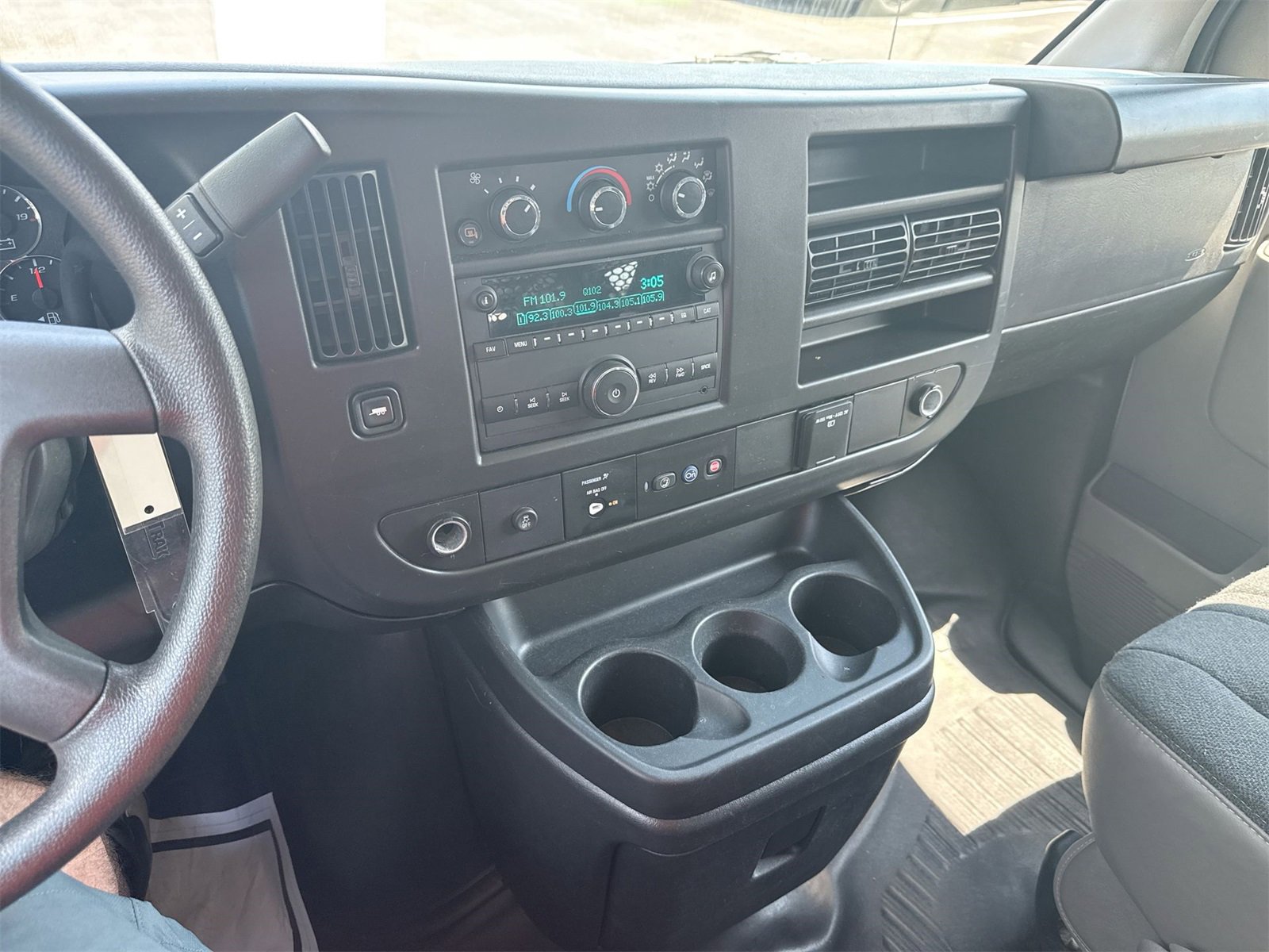 Used 2023 Chevrolet Express 2500 w/ Driver Convenience Package image 15