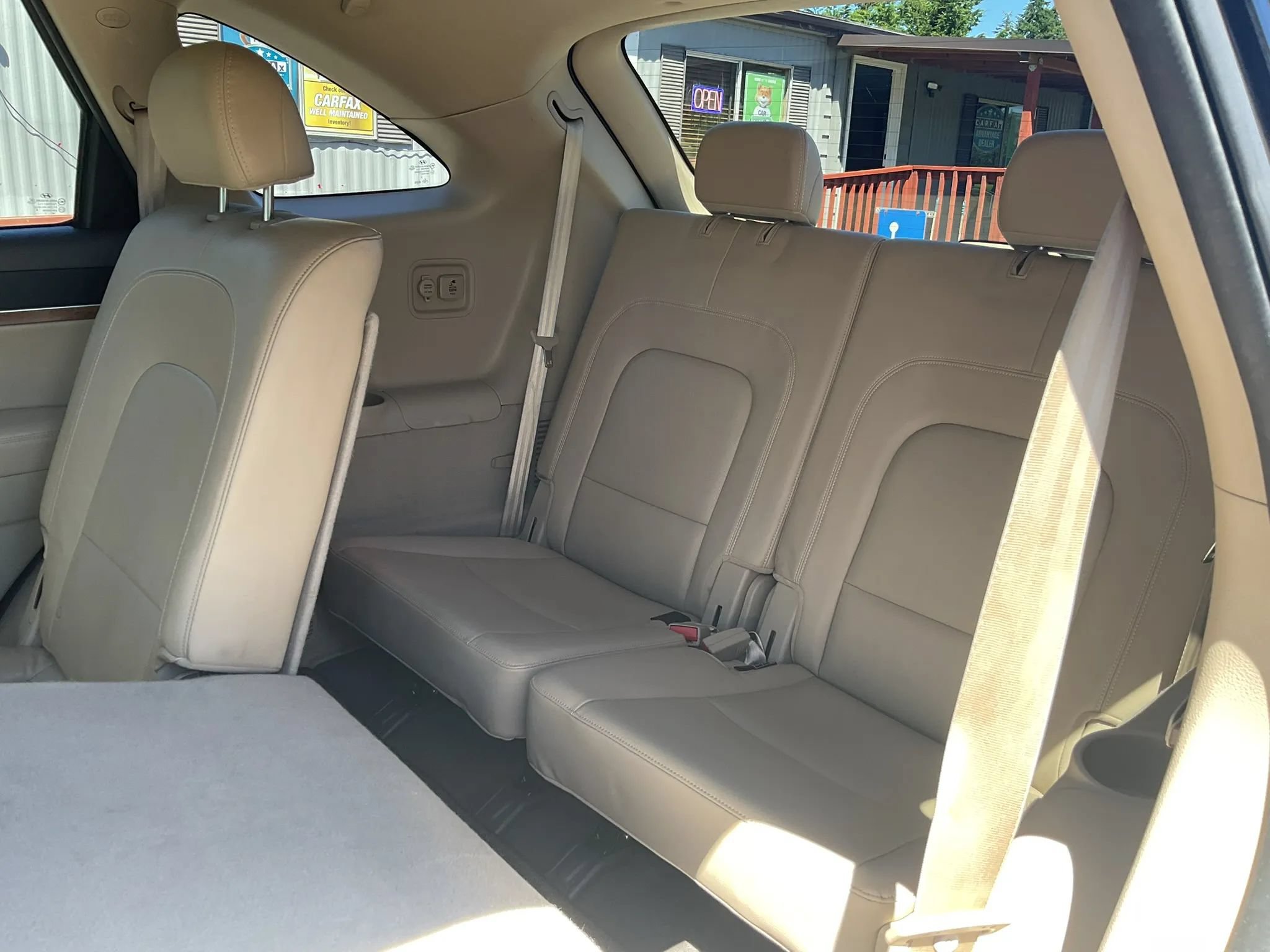 Used 2012 Hyundai Veracruz Limited FWD image 11