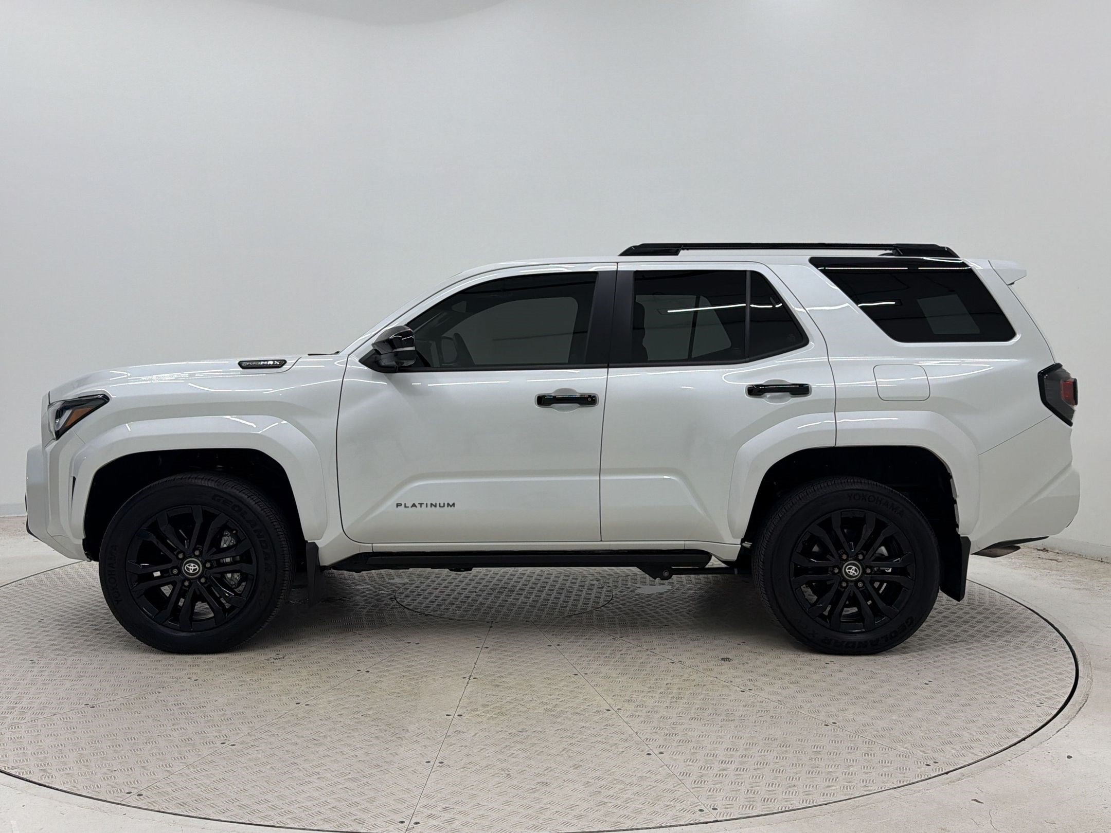 Used 2025 Toyota 4Runner Platinum AWD/4WD image 2