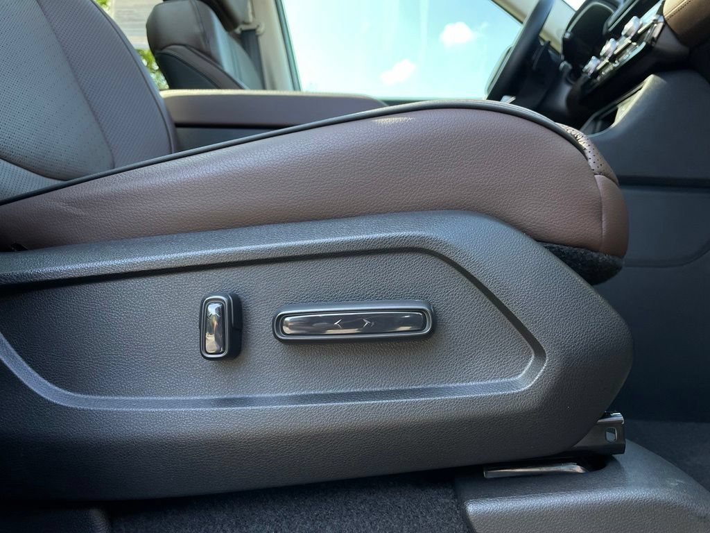 Used 2025 Honda Pilot Elite image 34