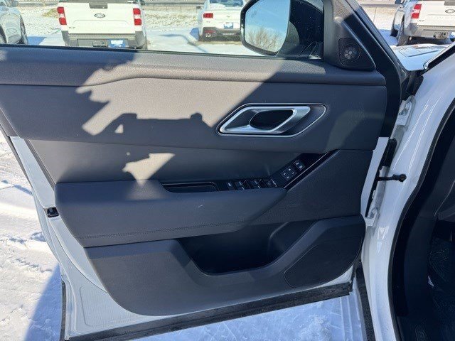 Used 2025 Land Rover Range Rover Velar Dynamic SE image 10