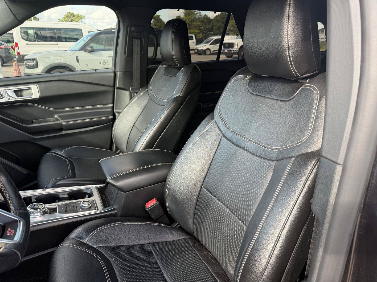Certified 2020 Ford Explorer ST AWD/4WD image 2