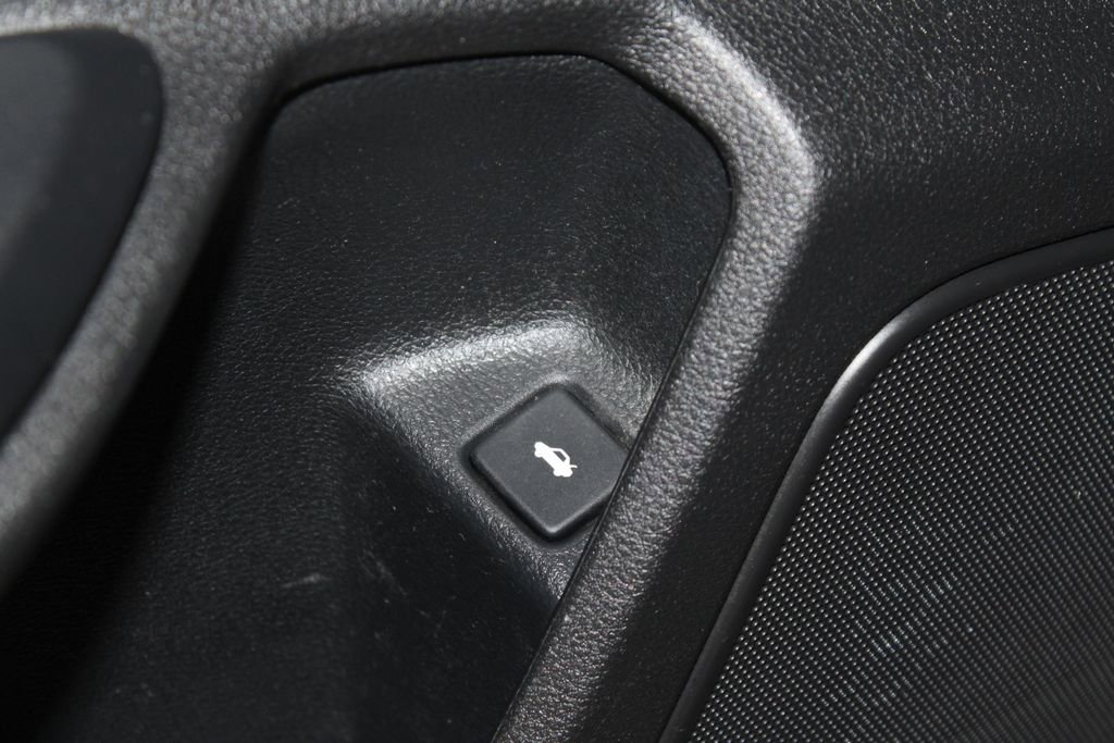 Used 2019 Honda Civic EX-L image 9