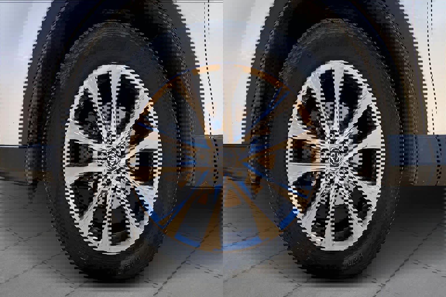 Used 2017 Toyota RAV4 Limited w/ Advanced Technology Package image 10