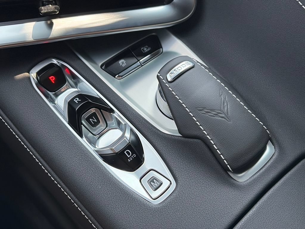 Used 2025 Chevrolet Corvette Stingray Preferred Cpe RWD image 24