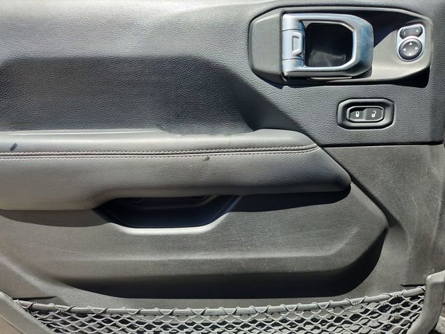 Used 2019 Jeep Wrangler Unlimited Sahara image 21