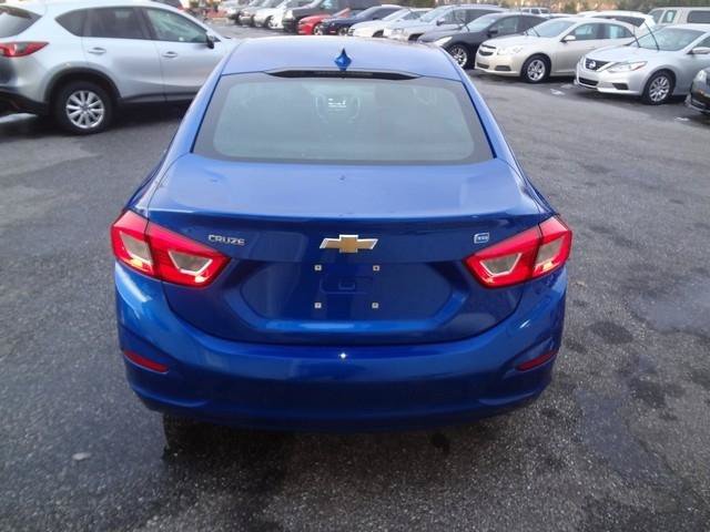 Used 2018 Chevrolet Cruze LT FWD image 5