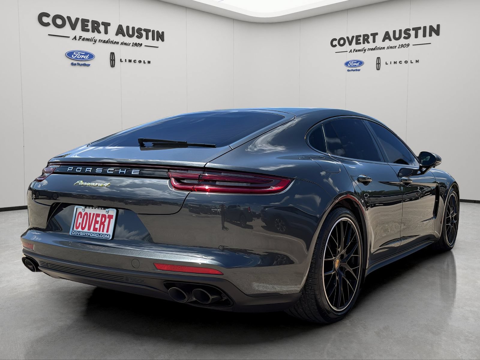 Used 2019 Porsche Panamera 4 AWD/4WD image 5