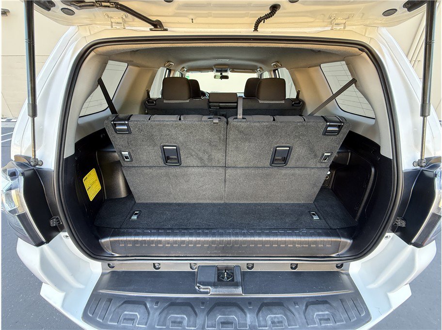 Used 2014 Toyota 4Runner SR5 AWD/4WD image 24