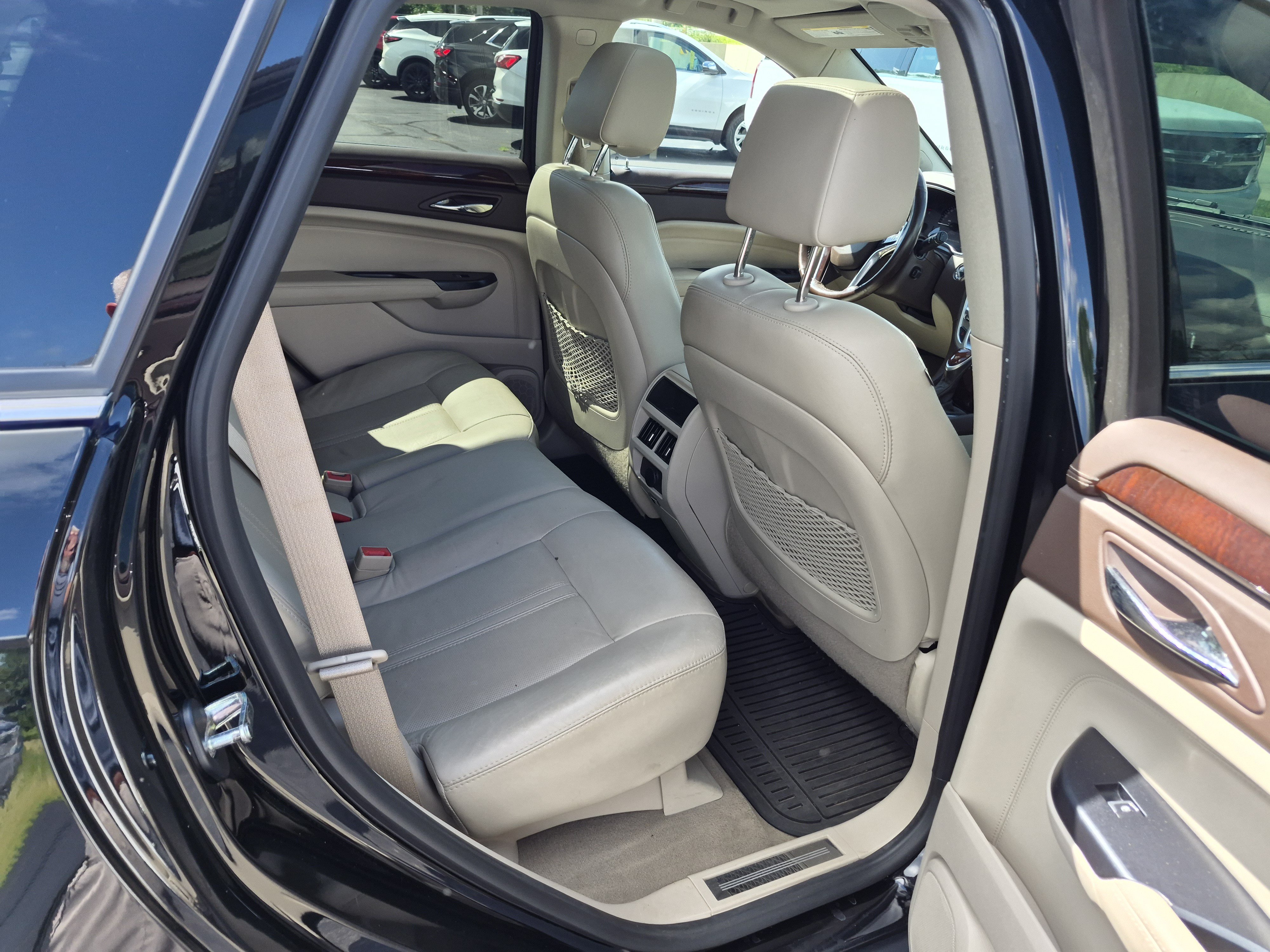 Used 2015 Cadillac SRX Luxury w/ Driver Awareness Package AWD/4WD image 12