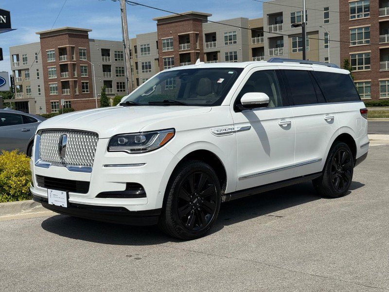 Certified 2024 Lincoln Navigator Reserve AWD/4WD image 9