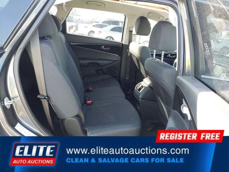 Used 2020 Kia Sorento LX image 15